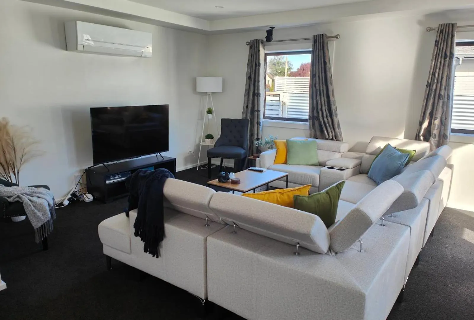 Beautiful House Near Everything! Christchurch Tatil Evi
